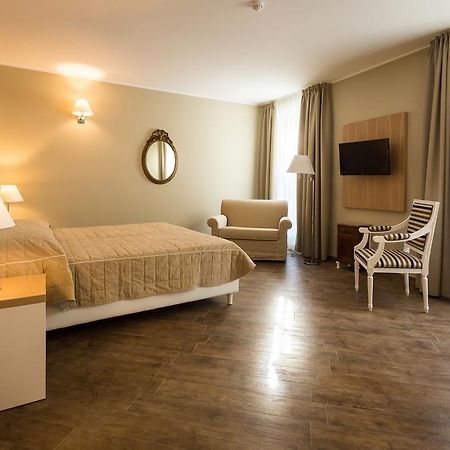 Hotel Monteverde Acqui Terme ภายนอก รูปภาพ