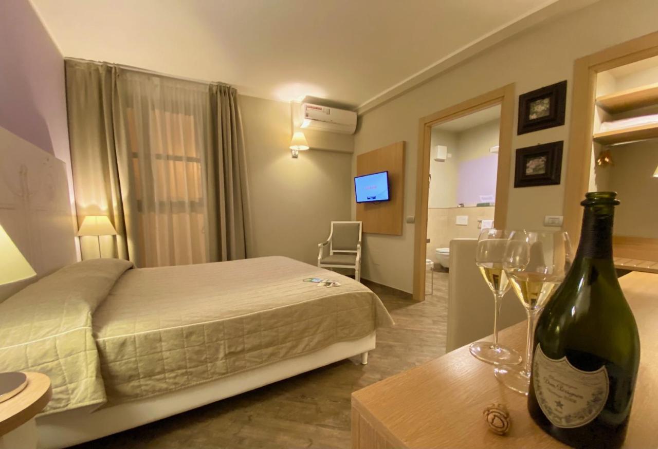 Hotel Monteverde Acqui Terme ภายนอก รูปภาพ