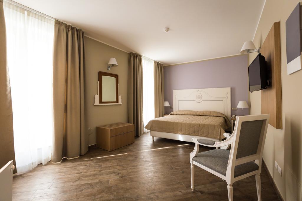 Hotel Monteverde Acqui Terme ภายนอก รูปภาพ