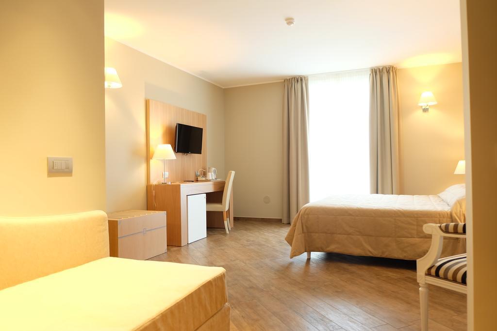 Hotel Monteverde Acqui Terme ภายนอก รูปภาพ